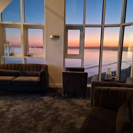 The Panoramic - The Finest Apartment In The City - By Tifa Stays Swansea Esterno foto